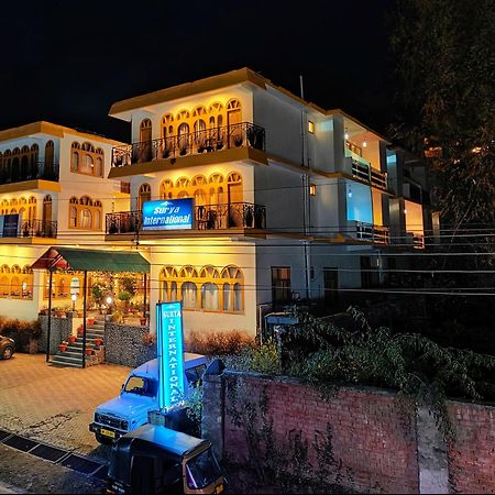Surya International Hotel Manali Near Mall Road Bagian luar foto