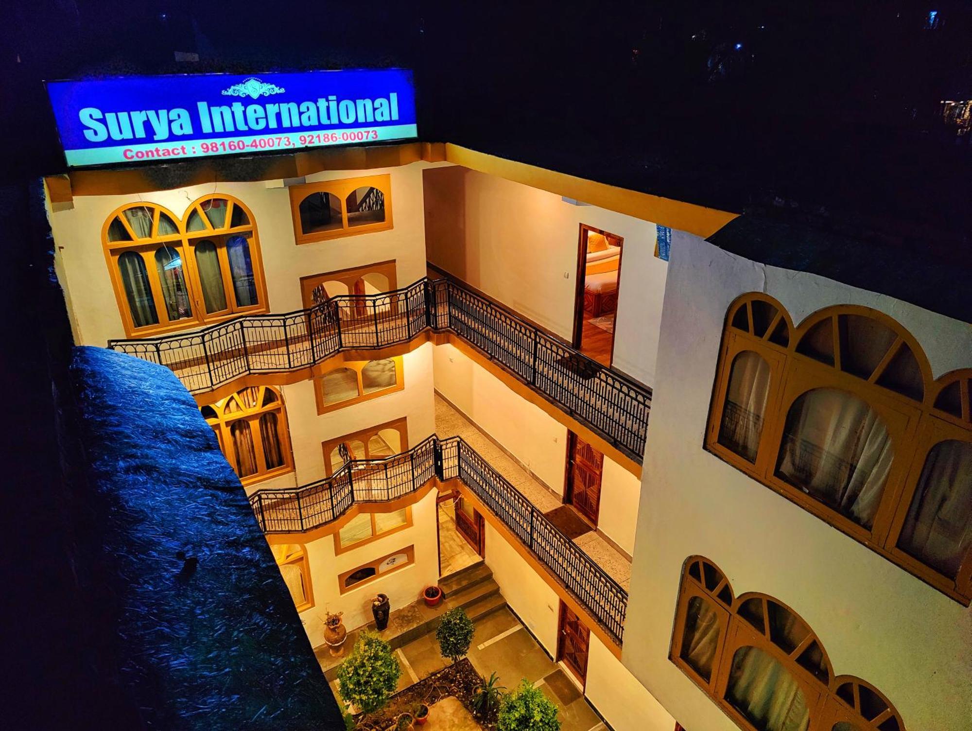 Surya International Hotel Manali Near Mall Road Bagian luar foto
